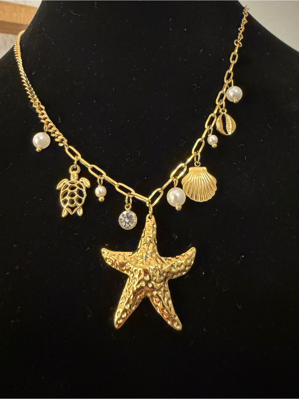 Gold Starfish Charm Necklace with Pearls - 18k triple gold plated - Picture 2 of 6